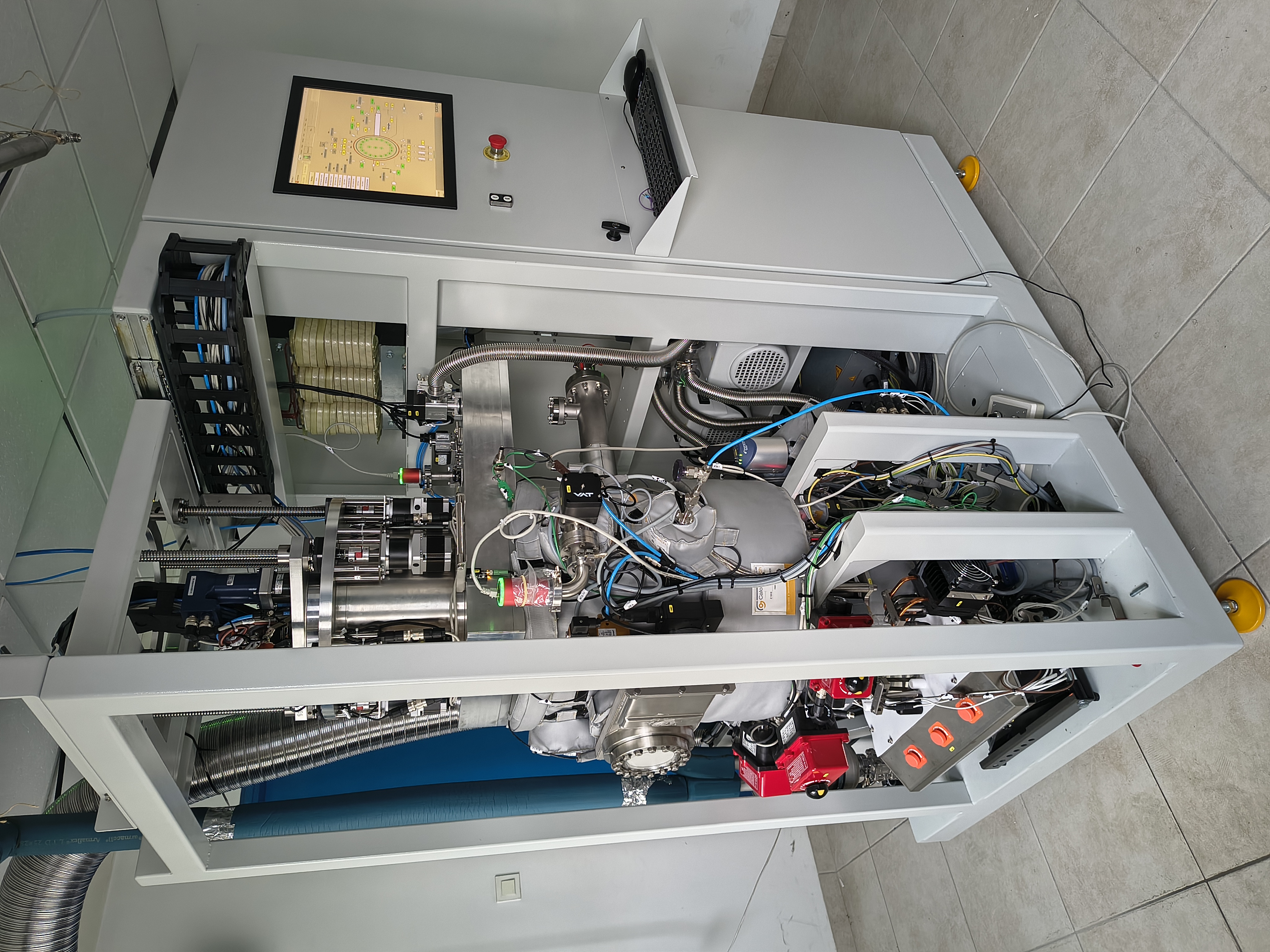 Machine CVD de dépôt d'oxydes de la gamme Sybilla développée en 2026 par Socrate Industrie et 3D Oxides